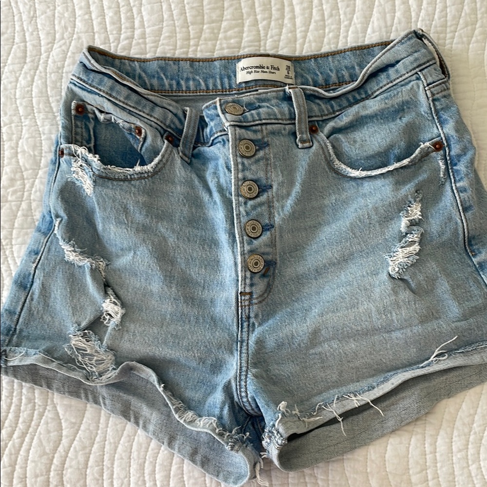 Abercrombie & Fitch Women's Light Blue Denim Shorts size 28